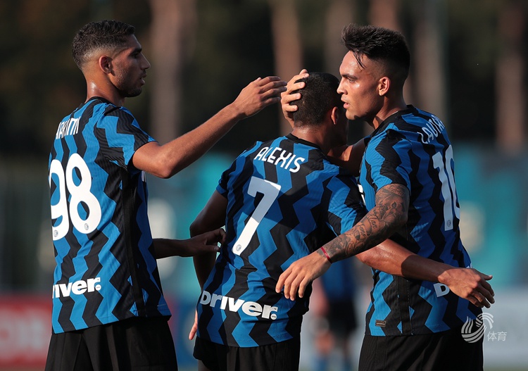  国际米兰旧将桑切斯双响，助马赛逆袭晋级欧联杯  