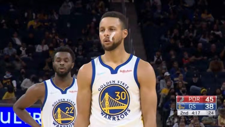  库里单节狂砍21分，勇士大胜开拓者止连败  