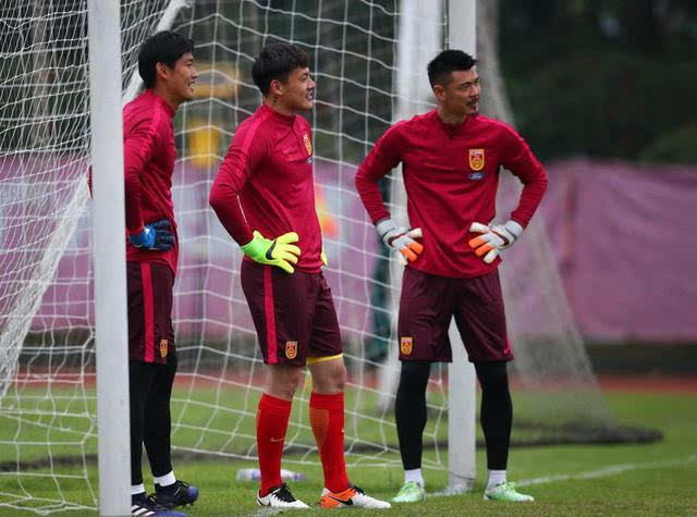  沃尔夫斯堡门将超神发挥，九次扑救力保球队带走一分